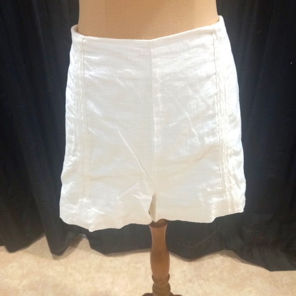 Seed Heritage Pants - Seed heritage white shorts.